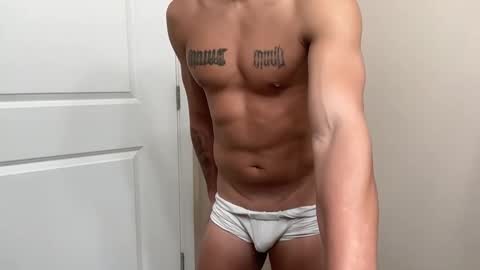 Snapshot of fithornyandtatted chatting on 11/08/25, 12:22 fithornyandtatted online show from 11/08/25, 12:22