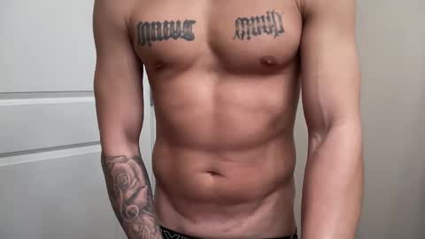 Snapshot of fithornyandtatted chatting on 01/09/26, 10:22 fithornyandtatted online show from 01/09/26, 10:22