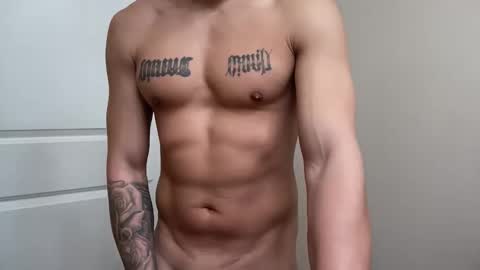 Snapshot of fithornyandtatted chatting on 01/14/26, 04:34 fithornyandtatted online show from 01/14/26, 04:34