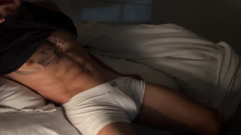 Snapshot of fitjacques chatting on 04/26/26, 03:59 fitjacques online show from 04/26/26, 03:59