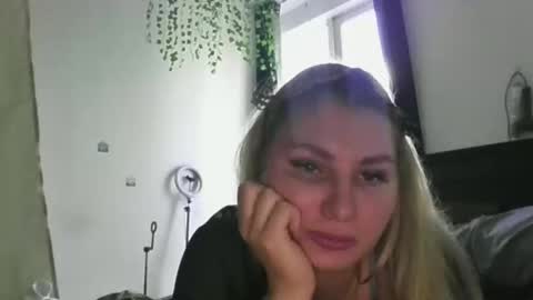 Snapshot of fitkatycom chatting on 01/02/25, 09:33 fitkatycom online show from 01/02/25, 09:33