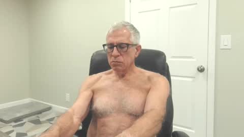 Snapshot of fitman999 chatting on 12/02/24, 01:14 Jon online show from 12/02/24, 01:14