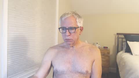 Snapshot of fitman999 chatting on 01/01/25, 03:56 Jon online show from 01/01/25, 03:56