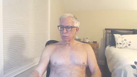 Snapshot of fitman999 chatting on 01/08/25, 02:46 Jon online show from 01/08/25, 02:46