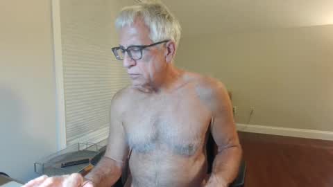 Snapshot of fitman999 chatting on 09/10/25, 01:16 Jon online show from 09/10/25, 01:16