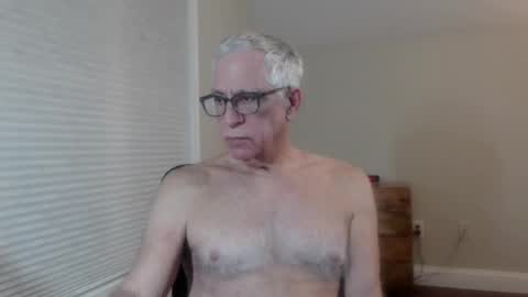 Snapshot of fitman999 chatting on 04/01/26, 12:55 Jon online show from 04/01/26, 12:55