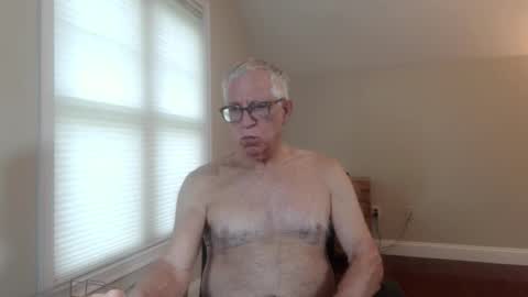 Snapshot of fitman999 chatting on 05/27/26, 11:29 Jon online show from 05/27/26, 11:29