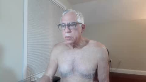 Snapshot of fitman999 chatting on 06/10/26, 08:02 Jon online show from 06/10/26, 08:02