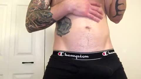 Snapshot of fitntatted91 chatting on 01/07/25, 09:03 Horny Boy online show from 01/07/25, 09:03