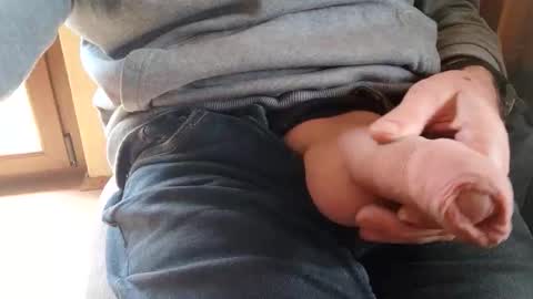 Snapshot of fiveforwilly1 chatting on 02/05/26, 09:03 Markus online show from 02/05/26, 09:03