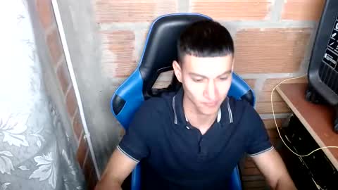 Snapshot of flacolatind chatting on 01/01/25, 12:11 FLACO online show from 01/01/25, 12:11