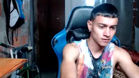 Snapshot of flacolatind chatting on 11/19/25, 02:22 FLACO online show from 11/19/25, 02:22