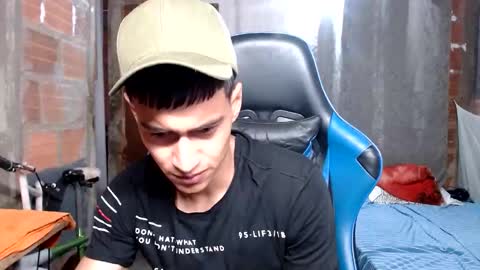 Snapshot of flacolatind chatting on 11/24/25, 09:25 FLACO online show from 11/24/25, 09:25