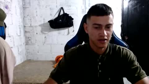 Snapshot of flacolatind chatting on 12/17/25, 02:06 FLACO online show from 12/17/25, 02:06