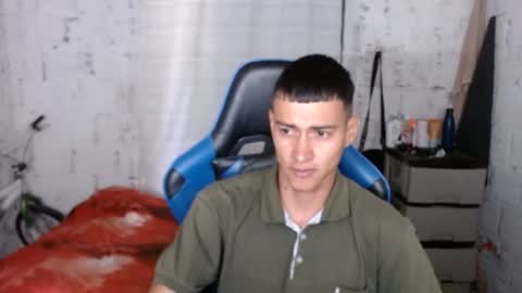 Snapshot of flacolatind chatting on 04/04/26, 05:43 FLACO online show from 04/04/26, 05:43