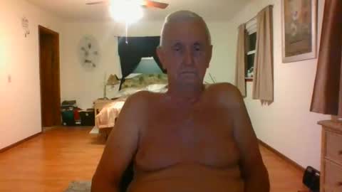 Snapshot of flamale65to chatting on 04/16/26, 12:55 flamale65to online show from 04/16/26, 12:55