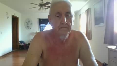 Snapshot of flamale65to chatting on 04/17/26, 08:23 flamale65to online show from 04/17/26, 08:23