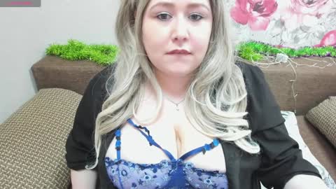Snapshot of flame_beauty chatting on 01/03/25, 05:10 Gabrielle online show from 01/03/25, 05:10
