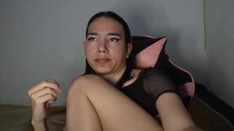 Snapshot of flaream_angel chatting on 10/29/25, 04:59 Alexa online show from 10/29/25, 04:59