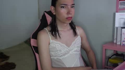 Snapshot of flaream_angel chatting on 11/02/25, 05:04 Alexa online show from 11/02/25, 05:04