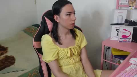 Snapshot of flaream_angel chatting on 11/07/25, 05:24 Alexa online show from 11/07/25, 05:24