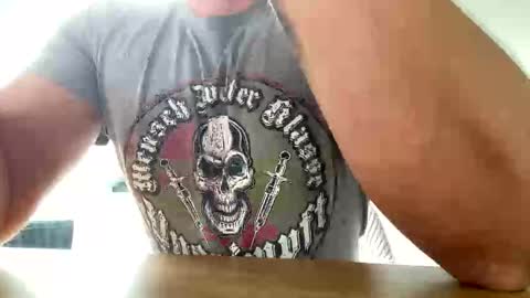 Snapshot of flashi1990 chatting on 10/23/25, 12:15 flashi1990 online show from 10/23/25, 12:15