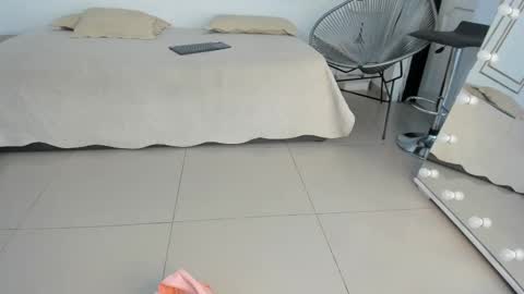 Flavia online show from 10/05/25, 07:23