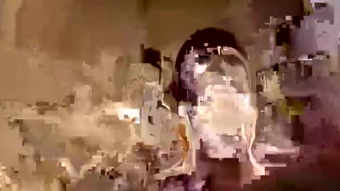 Snapshot of flawlss22 chatting on 10/01/25, 04:02 Flwssrm online show from 10/01/25, 04:02