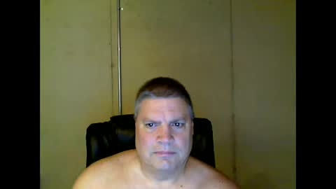 Snapshot of fletch32 chatting on 12/25/24, 04:01 jd online show from 12/25/24, 04:01