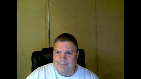 Snapshot of fletch32 chatting on 12/25/24, 10:05 jd online show from 12/25/24, 10:05