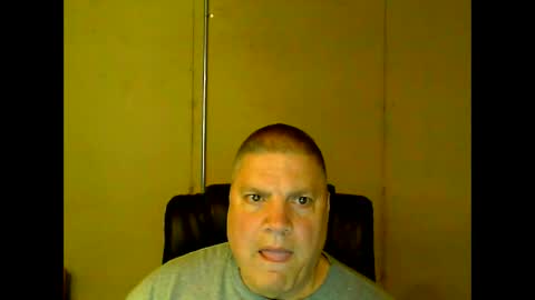 Snapshot of fletch32 chatting on 02/02/25, 03:54 jd online show from 02/02/25, 03:54