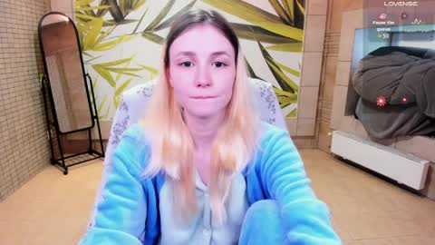 Snapshot of fleximona chatting on 04/05/26, 10:12 FlexiMona online show from 04/05/26, 10:12