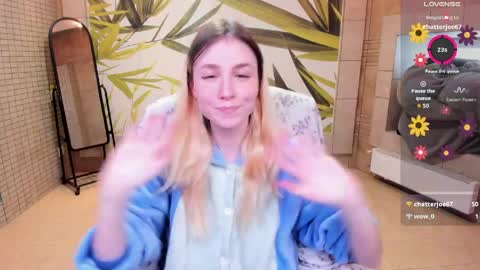 Snapshot of fleximona chatting on 04/11/26, 08:40 FlexiMona online show from 04/11/26, 08:40