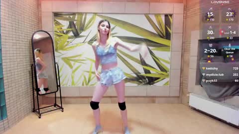 Snapshot of fleximona chatting on 04/25/26, 01:41 FlexiMona online show from 04/25/26, 01:41