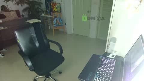 Snapshot of flexy_cat chatting on 06/08/26, 12:27 Flexy Cat online show from 06/08/26, 12:27