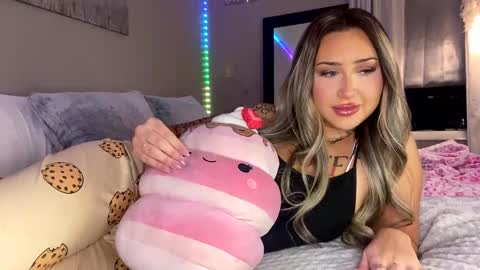 Roxy online show from 01/15/25, 05:29