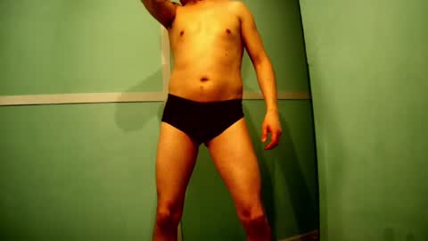 Snapshot of flingmind2 chatting on 11/18/25, 03:34 flingmind2 online show from 11/18/25, 03:34