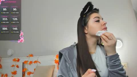 Doloras online show from 12/02/25, 06:19