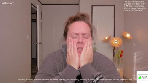 Snapshot of flirty_milf chatting on 01/16/25, 08:25 Eden Lacey formerly You can call me Eden or Flirty online show from 01/16/25, 08:25