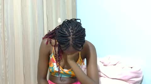 Snapshot of flirty_paw chatting on 06/21/26, 11:13 Parineetii online show from 06/21/26, 11:13