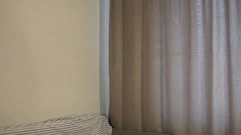 Snapshot of flirtyvibe chatting on 10/18/25, 05:21 Mila online show from 10/18/25, 05:21