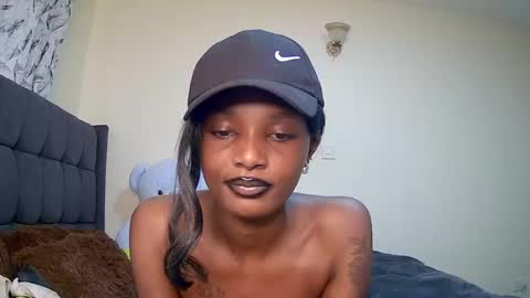 Snapshot of flirtyy_sheery chatting on 12/14/24, 06:13 sheery online show from 12/14/24, 06:13