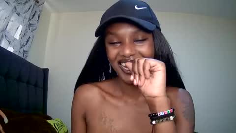 Snapshot of flirtyy_sheery chatting on 01/23/25, 06:39 sheery online show from 01/23/25, 06:39