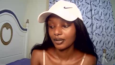 Snapshot of flirtyy_sheery chatting on 03/04/25, 12:44 sheery online show from 03/04/25, 12:44