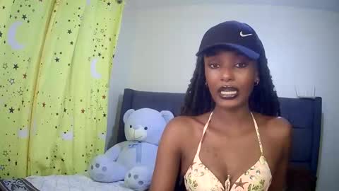 Snapshot of flirtyy_sheery chatting on 10/14/25, 04:02 sheery online show from 10/14/25, 04:02