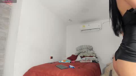 Snapshot of flor_herrera1 chatting on 03/05/26, 04:19 online show from 03/05/26, 04:19