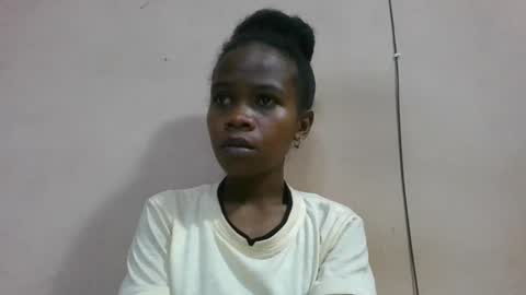Snapshot of flora48230522373 chatting on 06/05/26, 03:24 flora48230522373 online show from 06/05/26, 03:24