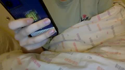 Snapshot of floraexploration chatting on 02/11/25, 08:42 floraexploration online show from 02/11/25, 08:42