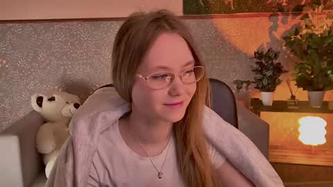 Snapshot of floralarsson chatting on 05/22/26, 03:46 hey there guys im Flora no not the one from WInx. But I love magical stuff and especially I love nature. I dont know I thin online show from 05/22/26, 03:46