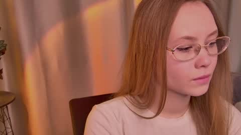 Snapshot of floralarsson chatting on 06/02/26, 10:17 hey there guys im Flora no not the one from WInx. But I love magical stuff and especially I love nature. I dont know I thin online show from 06/02/26, 10:17